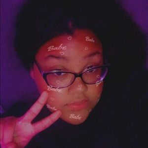 Meet your Posher, Adrianna